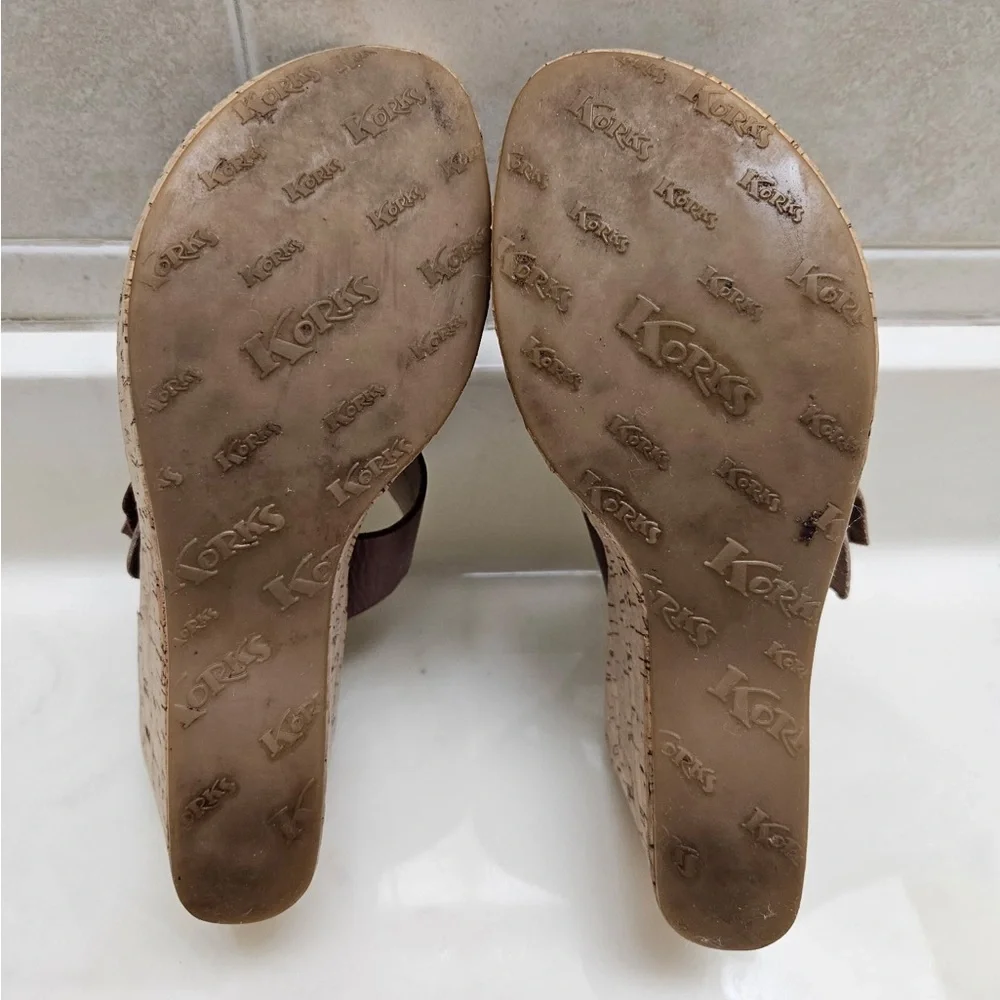 Kork-Ease Kirk’s Wedge Slide Sandals with Floral Accent in Brown and Tan